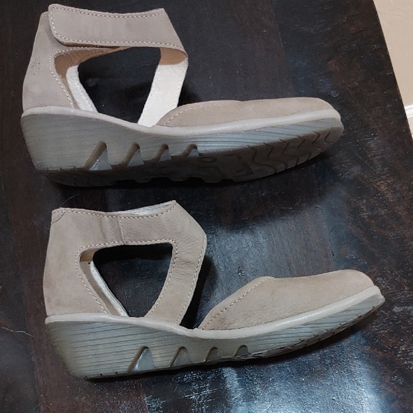 Fly London Tan Nubuck Leather Wedges - Picture 5 of 6